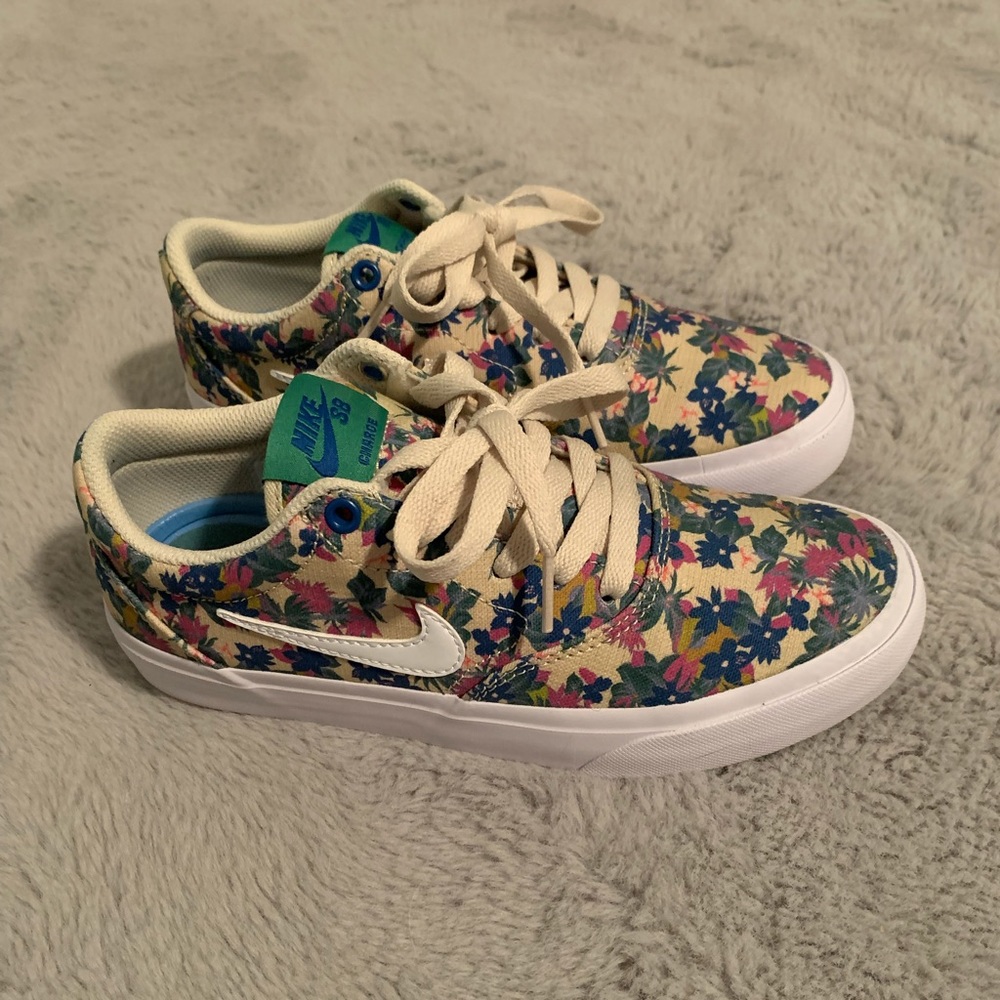 Twice worn Nike SB Charge sneaker